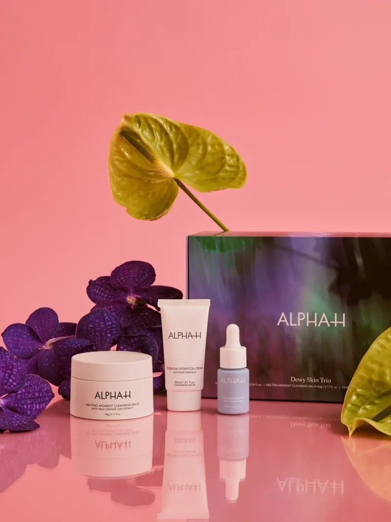 alphah_dewy_skin_kit__mec_2.webp Alpha-H Dewy Skin Kit | MECCA Sale