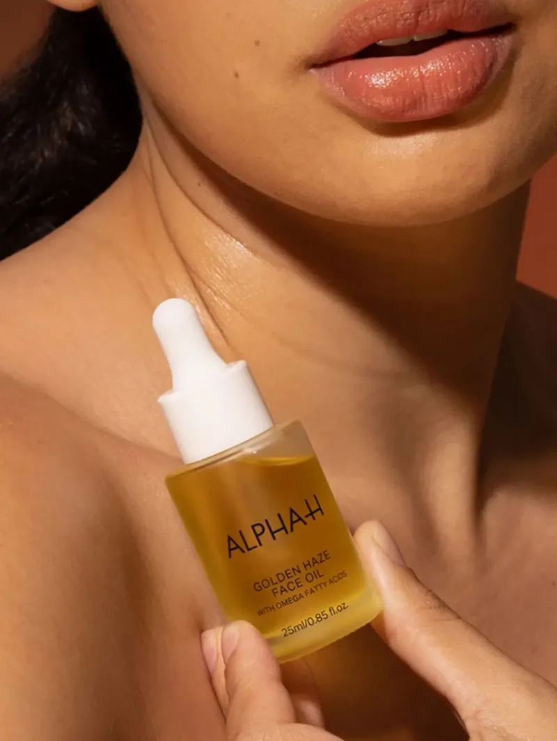 alphah_golden_haze_face_o_4.webp Alpha-H Golden Haze Face Oil | MECCA Hot