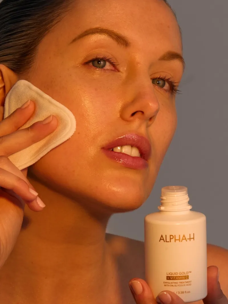 alphah_liquid_gold_with_v_5.webp Alpha-H Liquid Gold with Vitamin C | MECCA Clearance