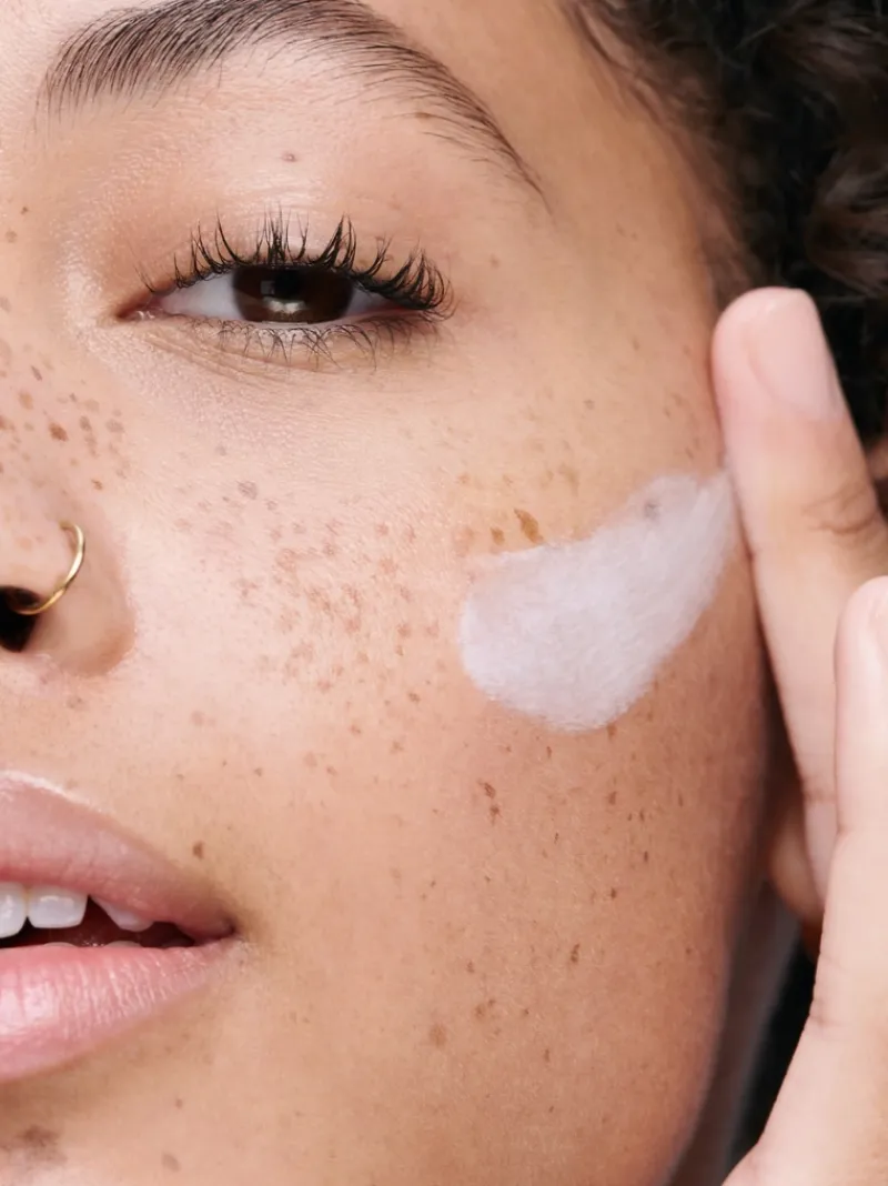 bobbi_brown_hydrating_fac_3.webp Bobbi Brown Hydrating Face Cream | MECCA Hot