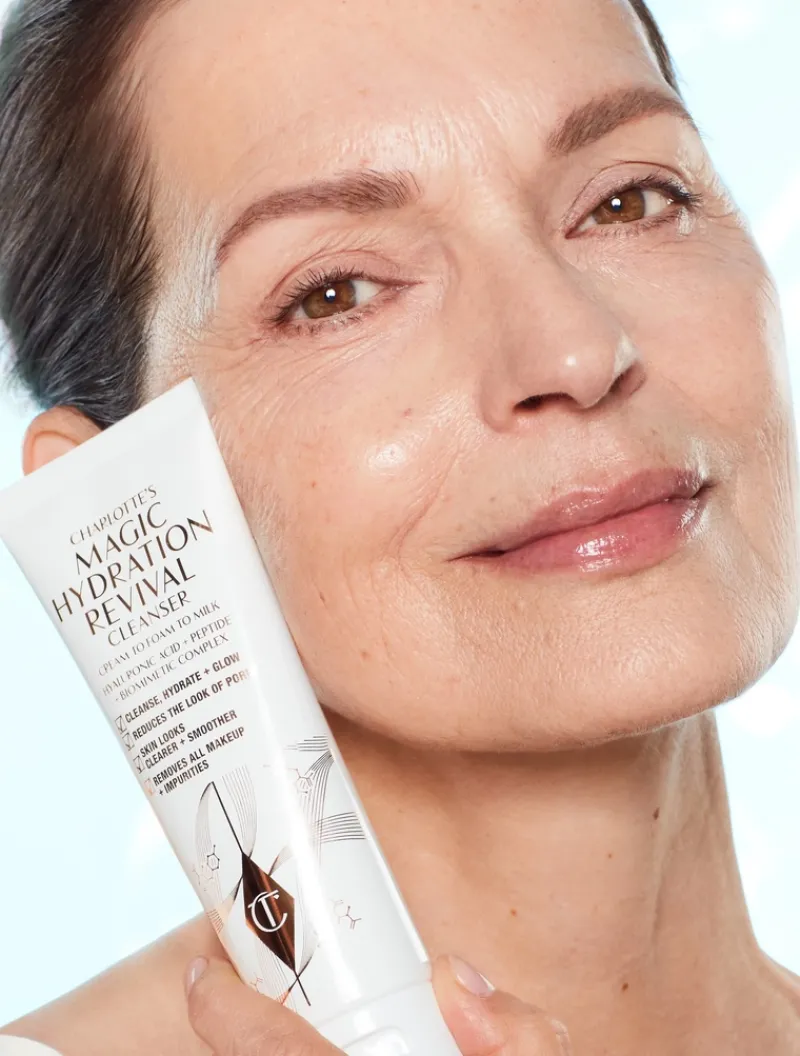 charlotte_tilbury_charlot_3-4.webp Charlotte Tilbury Charlotte's Magic Hydration Revival Cleanser | MECCA Discount