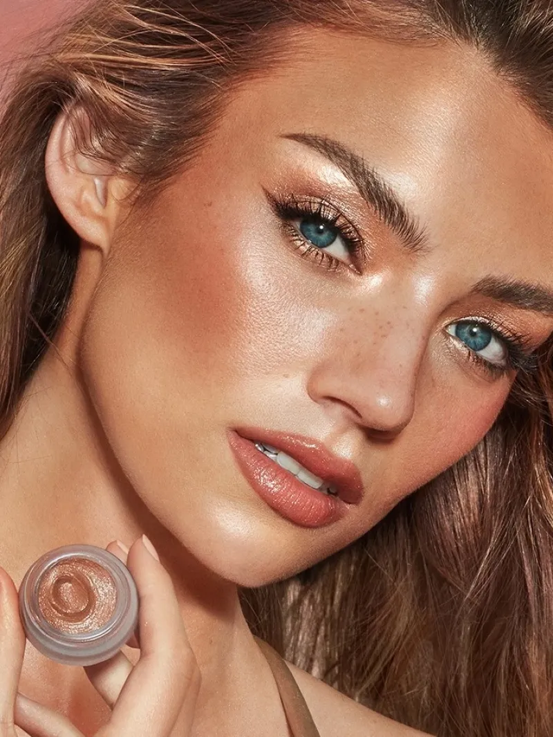 charlotte_tilbury_eyes_to_5.webp Charlotte Tilbury Eyes To Mesmerise Cream Eyeshadow | MECCA Outlet
