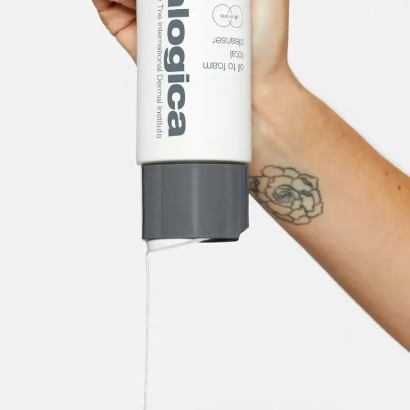 Dermalogica Oil to Foam Total Cleanser | MECCA Hot