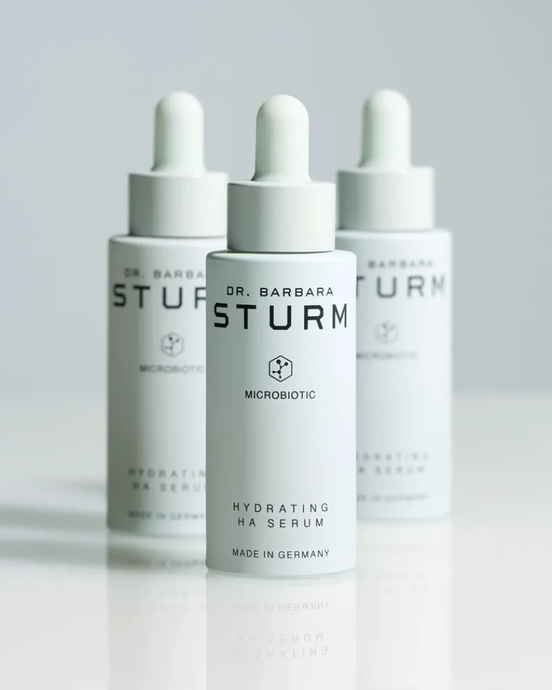 dr_barbara_sturm_microbio_3-1.webp Dr. Barbara Sturm Microbiotic Hydrating Blemish Control HA Serum | MECCA Outlet