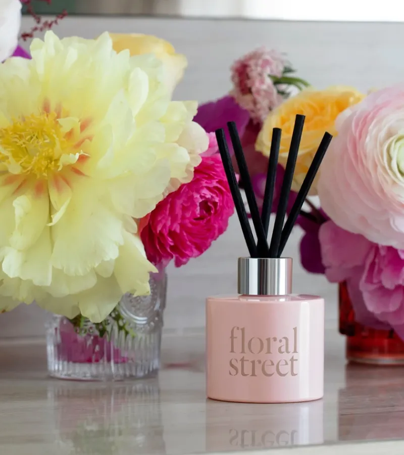 floral_street_wonderland__3-3.webp Floral Street Wonderland Bloom Scent Diffuser | MECCA Best