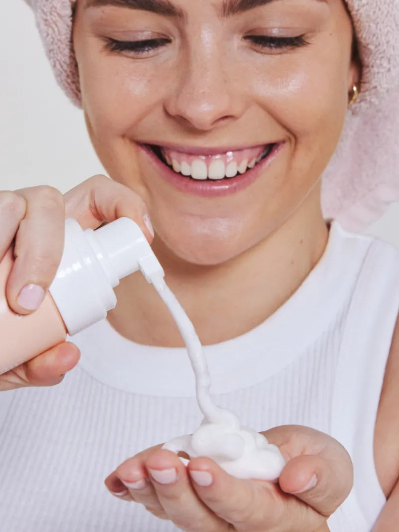 goto_properly_clean_clean_4.webp Go-To Properly Clean Cleanser | MECCA Online