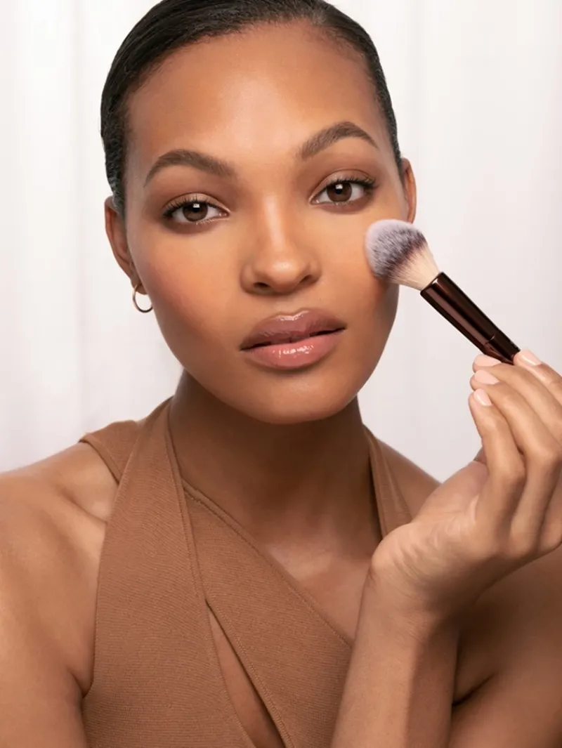 hourglass_veil_translucen_3.webp HOURGLASS Veil Translucent Setting Powder | MECCA Clearance