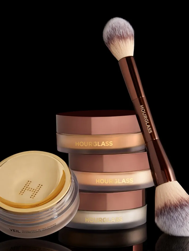 hourglass_veil_translucen_4.webp HOURGLASS Veil Translucent Setting Powder | MECCA Clearance