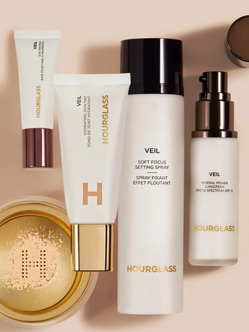 hourglass_veil_translucen_6.webp HOURGLASS Veil Translucent Setting Powder | MECCA Clearance