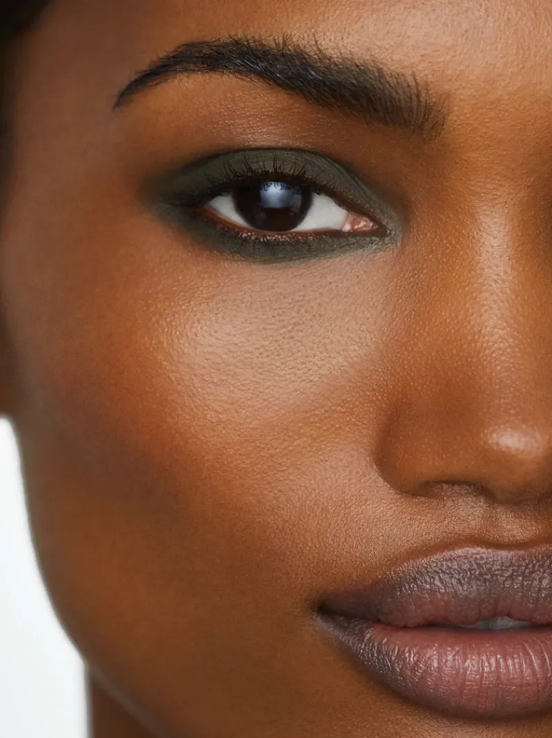hourglass_voyeur_waterpro_2.webp HOURGLASS Voyeur Waterproof Mechanical Gel Liner | MECCA Discount