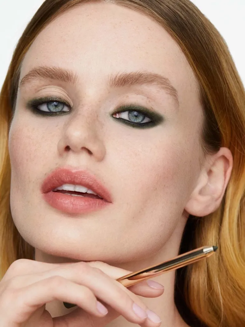hourglass_voyeur_waterpro_3.webp HOURGLASS Voyeur Waterproof Mechanical Gel Liner | MECCA Discount