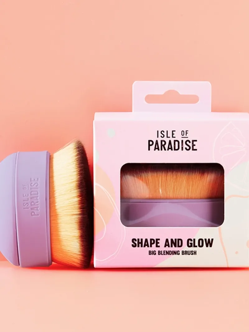 Isle Of Paradise Shape and Glow Big Blending Brush | MECCA New