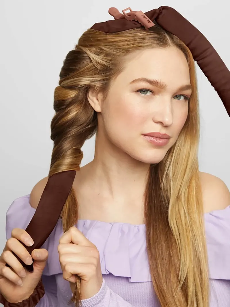 kitsch_xl_heatless_curlin_3.webp Kitsch XL Heatless Curling Set - Chocolate | MECCA Fashion