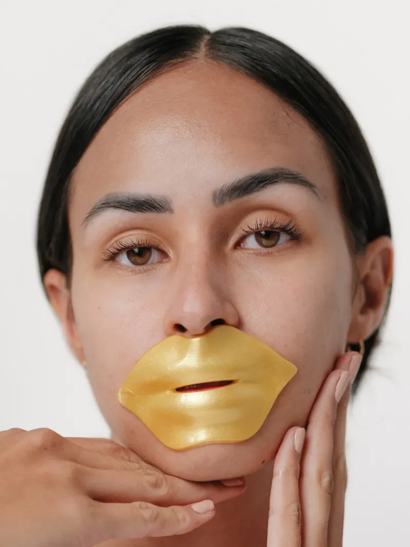 knesko_nano_gold_lip_mask_6.webp Knesko Nano Gold Lip Mask | MECCA Fashion
