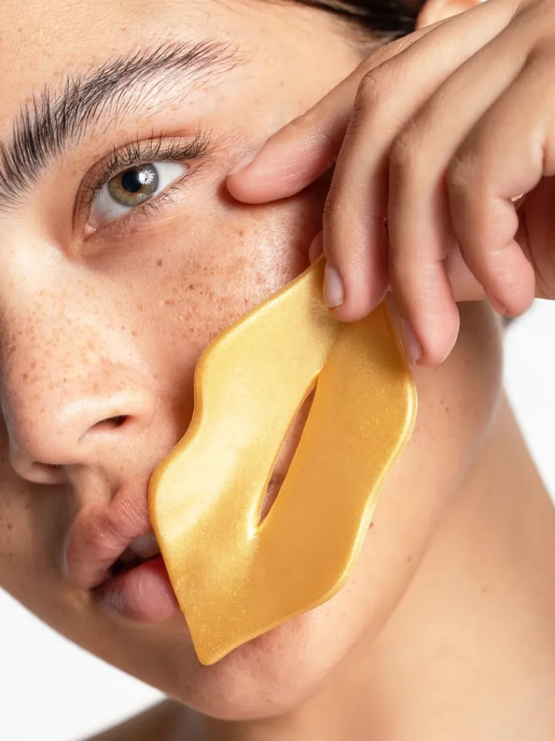 knesko_nano_gold_lip_mask_7.webp Knesko Nano Gold Lip Mask | MECCA Fashion