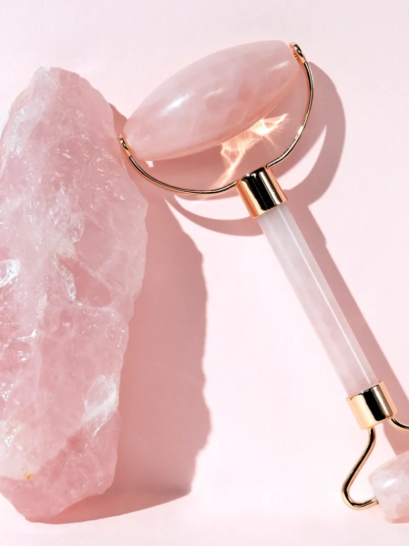 knesko_rose_quartz_gemsto_4.webp Knesko Rose Quartz Gemstone Roller | MECCA Fashion