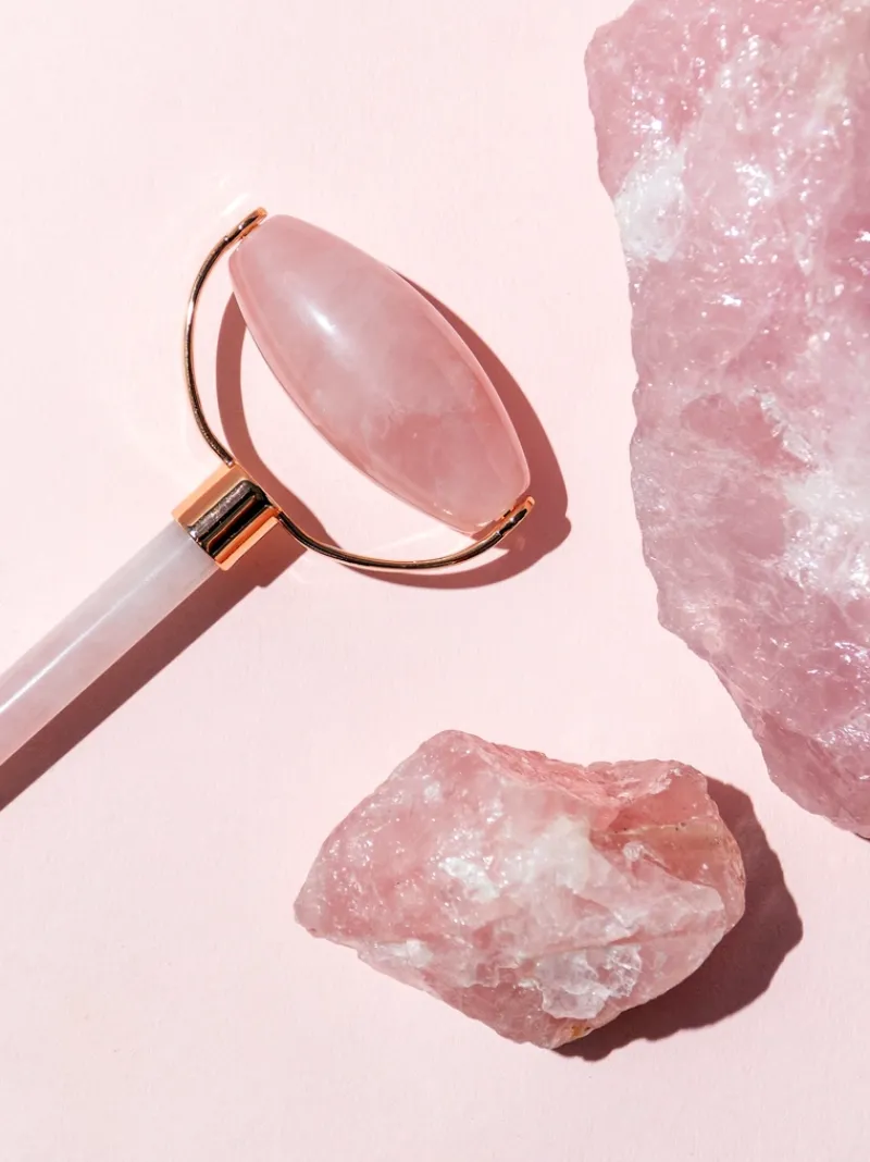 knesko_rose_quartz_gemsto_5.webp Knesko Rose Quartz Gemstone Roller | MECCA Fashion