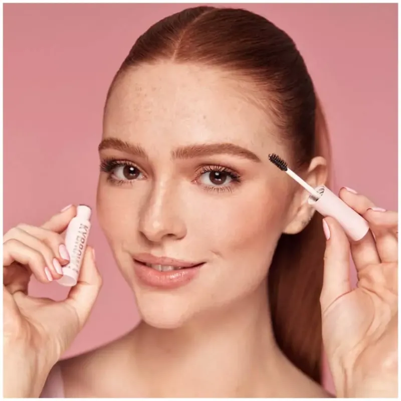 kylie_cosmetics_brow_gel__3.webp Kylie Cosmetics Brow Gel | MECCA Outlet