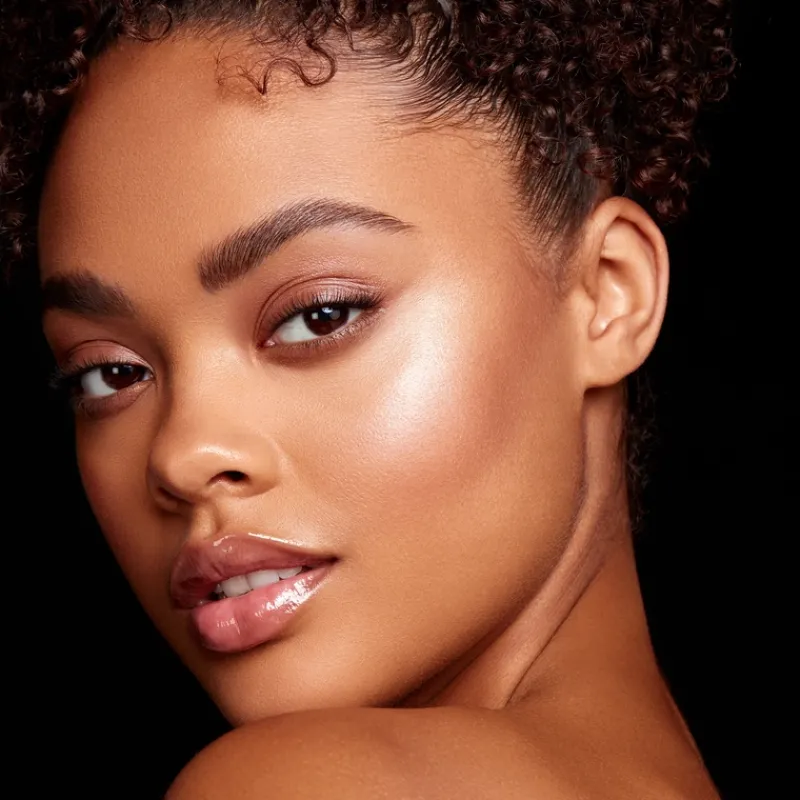 kylie_cosmetics_kylighter_6.webp Kylie Cosmetics Kylighter Illuminating Powder | MECCA Best