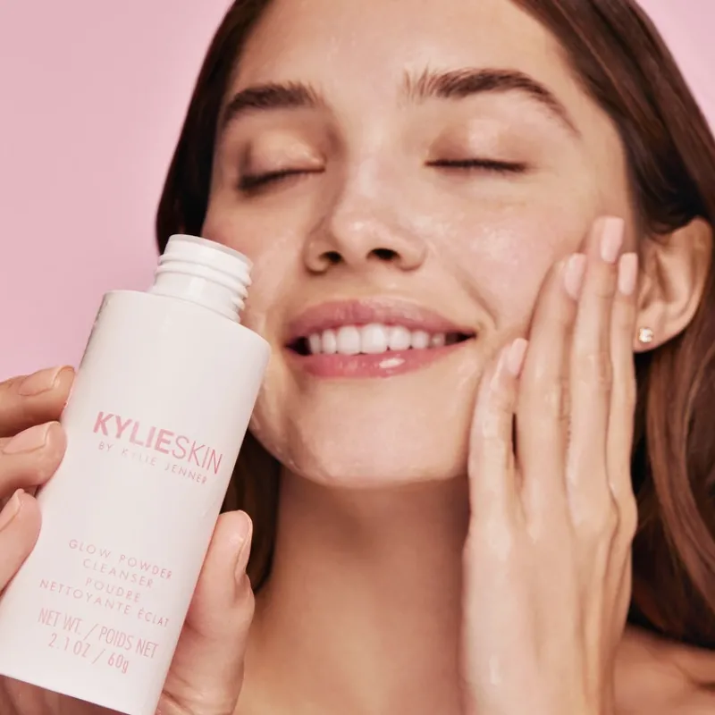 kylie_skin_glow_powder_cl_5.webp Kylie Skin Glow Powder Cleanser | MECCA Fashion