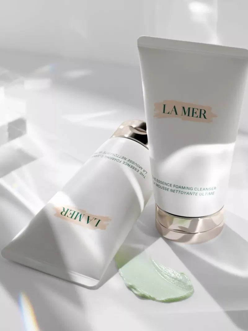 la_mer__the_essence_foami_2.webp LA MER - The Essence Foaming Cleanser | MECCA Outlet