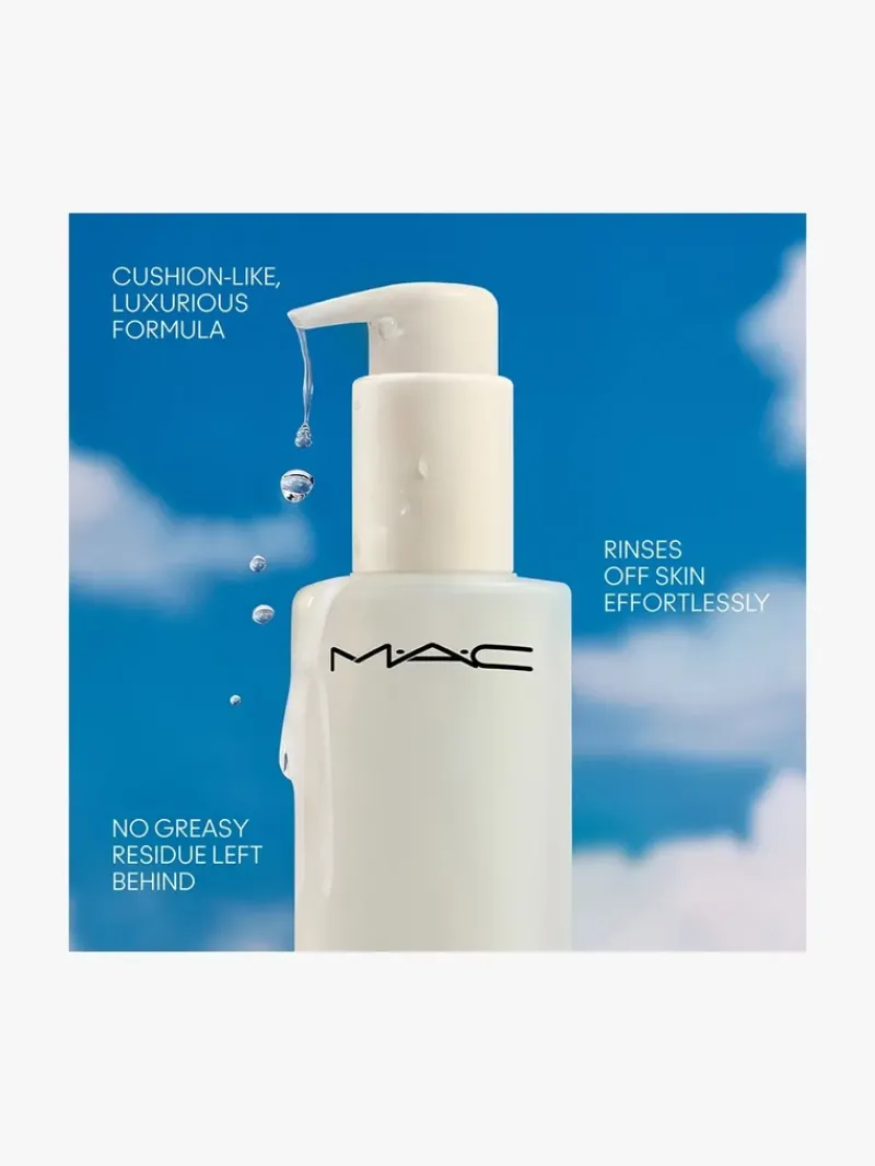 mac_cosmetics_hyper_real__5.webp M·A·C Cosmetics Hyper Real Fresh Canvas Cleansing Oil | MECCA Hot
