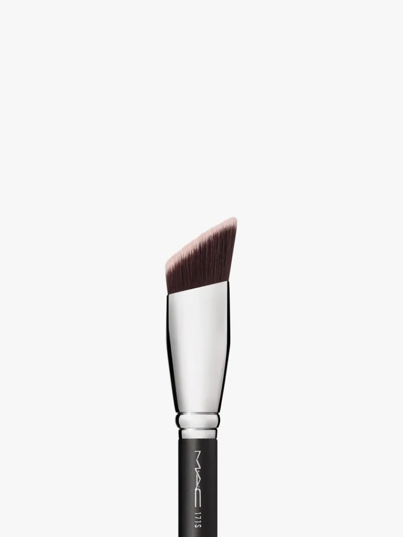 M·A·C Cosmetics 171S Smooth-Edge All Over Face Brush | MECCA Hot