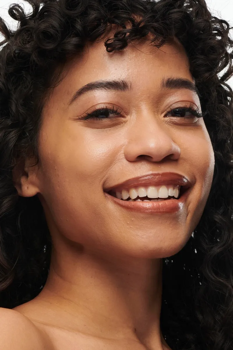 mac_cosmetics_studio_radi_2-1.webp M·A·C Cosmetics Studio Radiance Serum Powered Foundation | MECCA Clearance