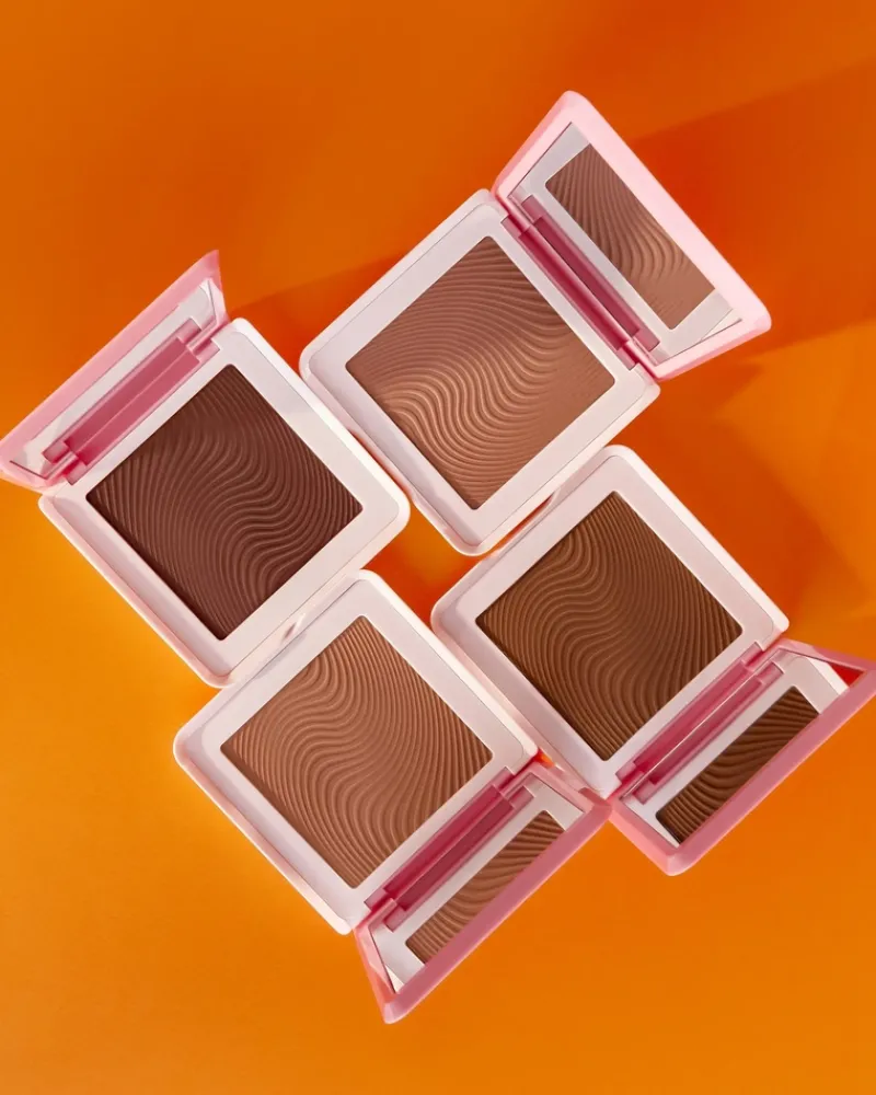 mecca_max_sunlit_skin_pow_5.webp MECCA MAX Sunlit Skin Powder Bronzer | MECCA Fashion
