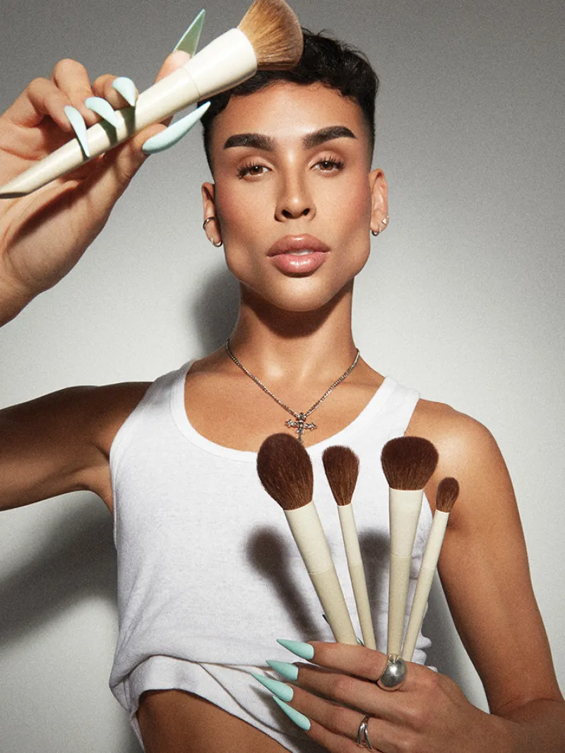 morphe_x_ariel_a_foundati_5.webp Morphe X Ariel A24 Foundation Brush | MECCA Online