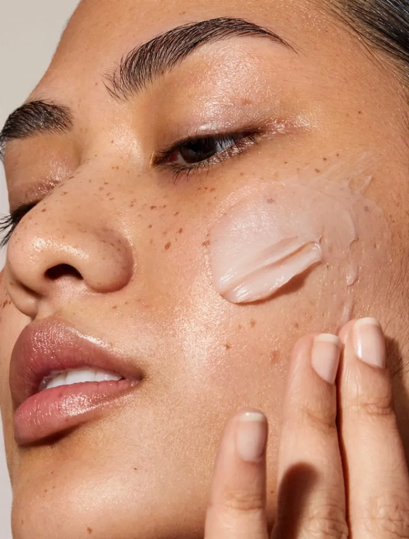 omorovicza_queen_cream__m_3.webp Omorovicza Queen Cream | MECCA Online