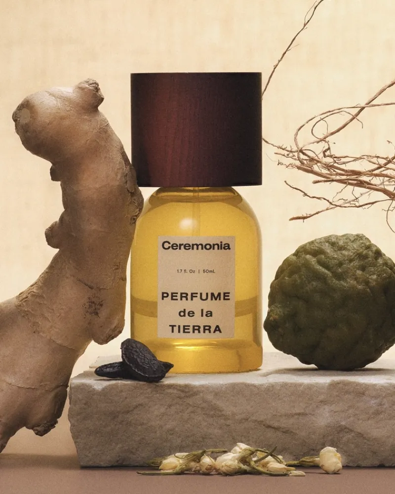perfume_de_la_tierra_cere_3.webp Ceremonia Perfume de la Tierra | MECCA Discount