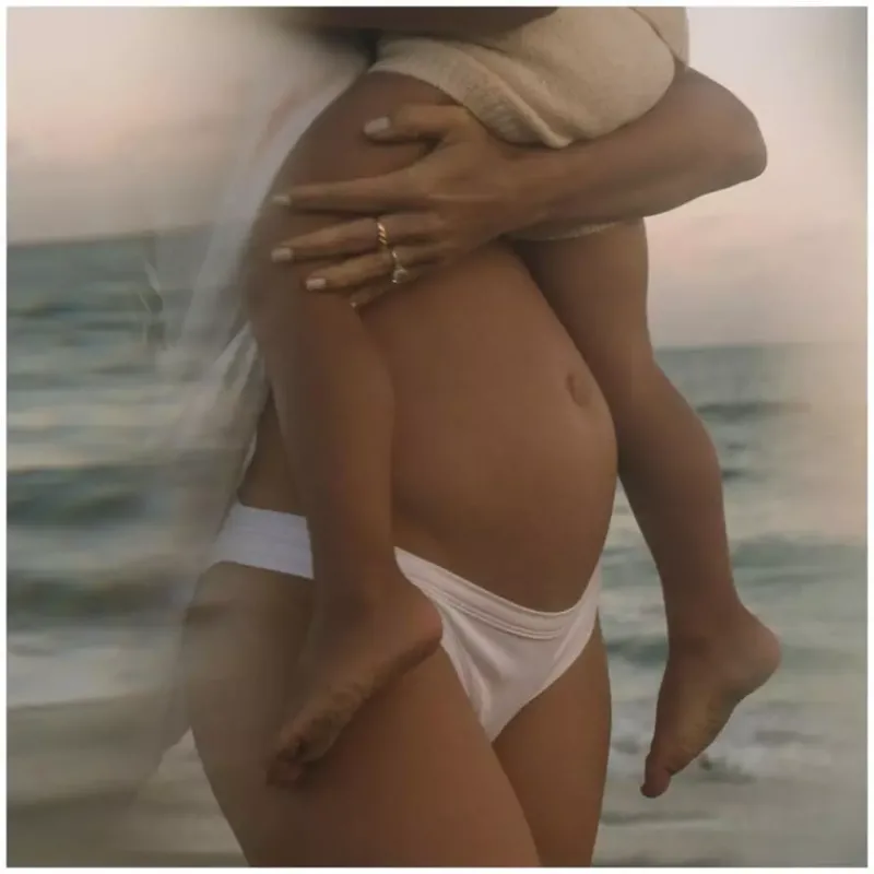 summer_fridays_babymoon_b_2.webp Summer Fridays Babymoon Belly Balm | MECCA Clearance