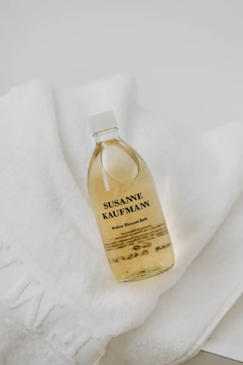 susanne_kaufmann_mallow_b_2.webp Susanne Kaufmann Mallow Blossom Bath | MECCA New