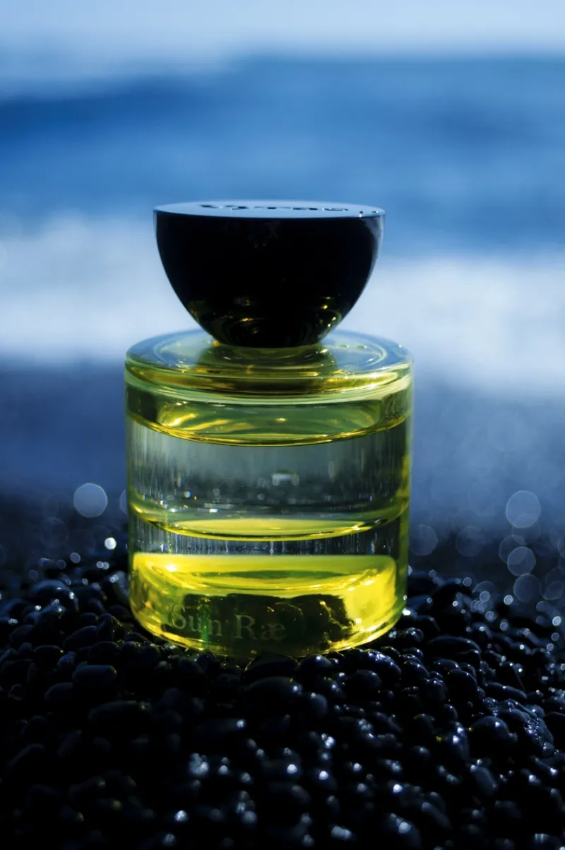vyrao_sun_rae_eau_de_parf_5.webp Vyrao Sun Rae Eau de Parfum | MECCA Discount